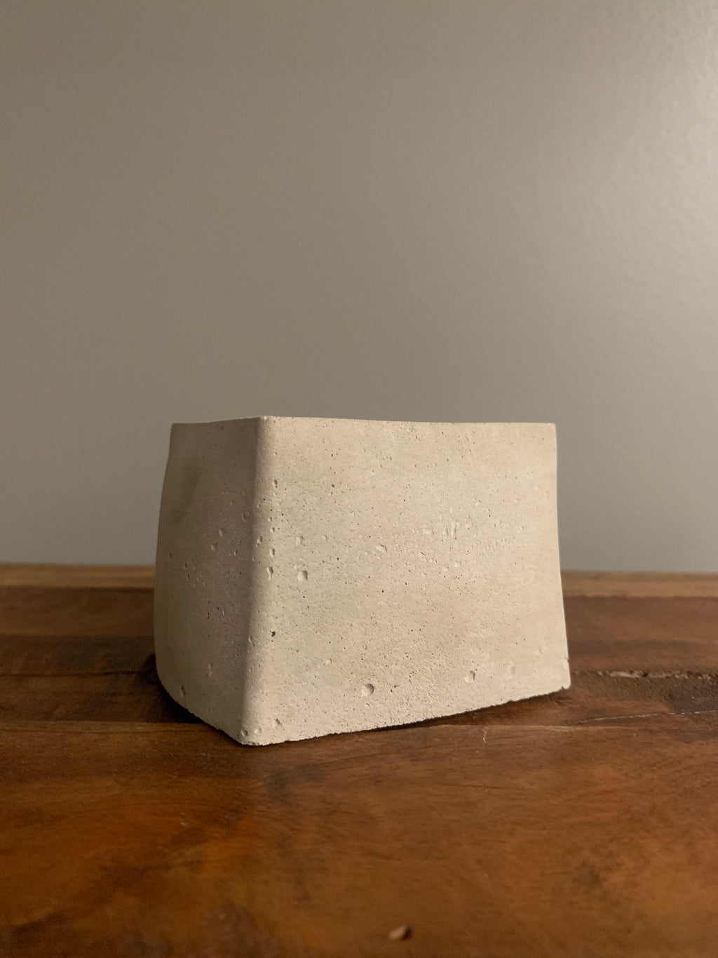 Kantet krukke - betong