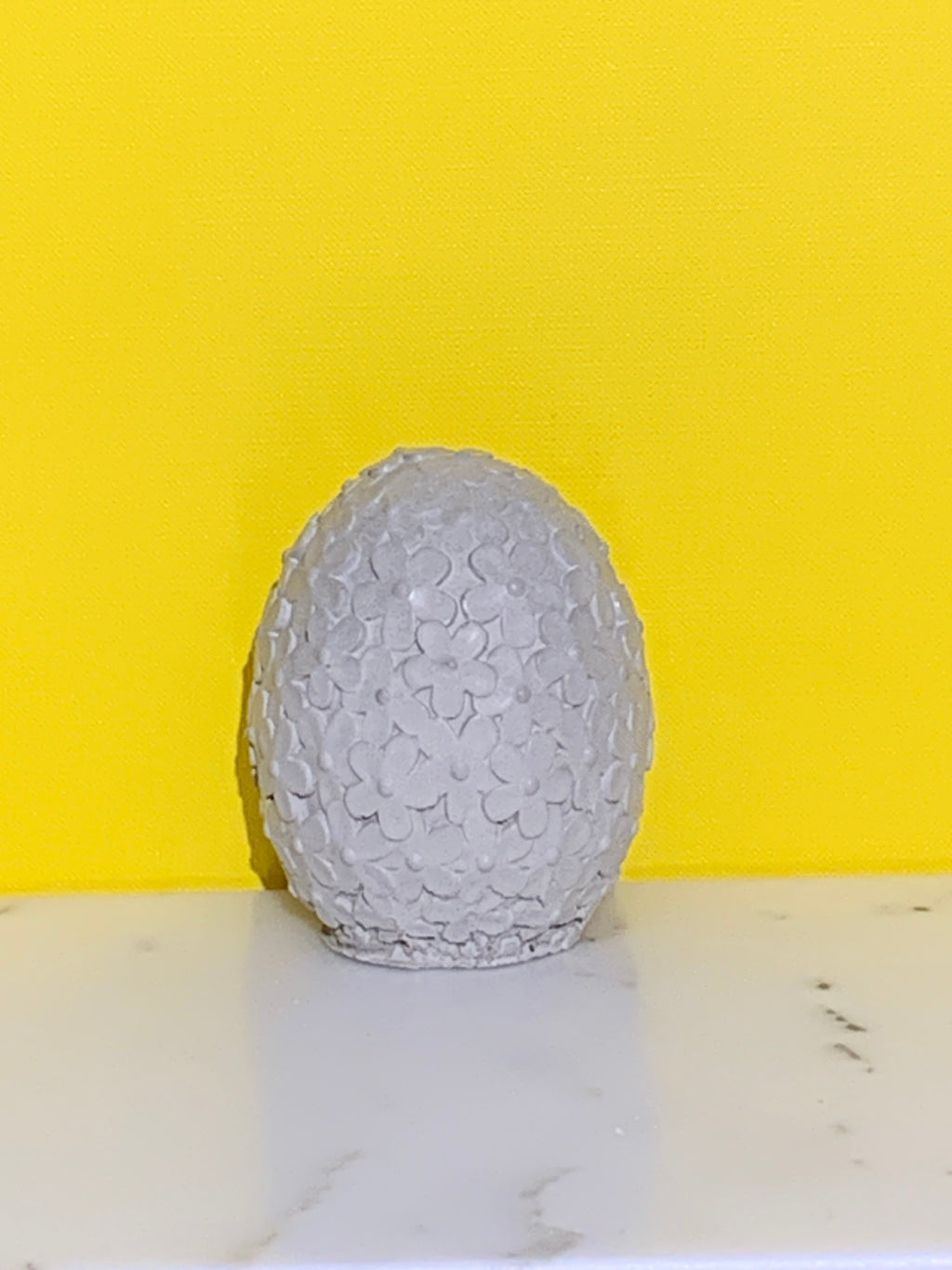 Blomsteregg i betong, lite